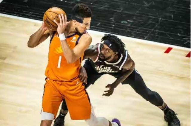 V体育在线入口-系列赛面对贝弗利15投4中 布克能找到破解办法吗？